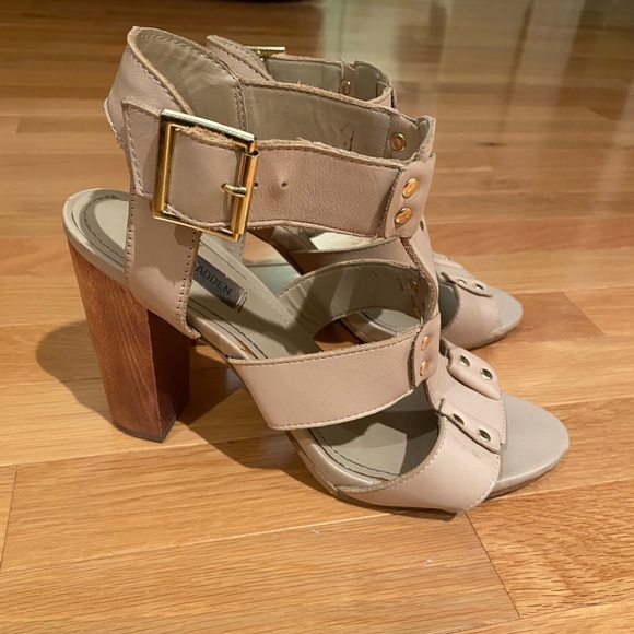 Steve Madden Nude 4-inch Sandal Heels - Size 10 - Picture 4 of 6